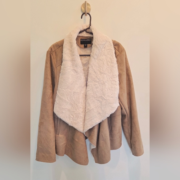 Bernardo Faux Suade Camel Jacket with Soft Cream Sherpa Lining - Picture 1 of 6